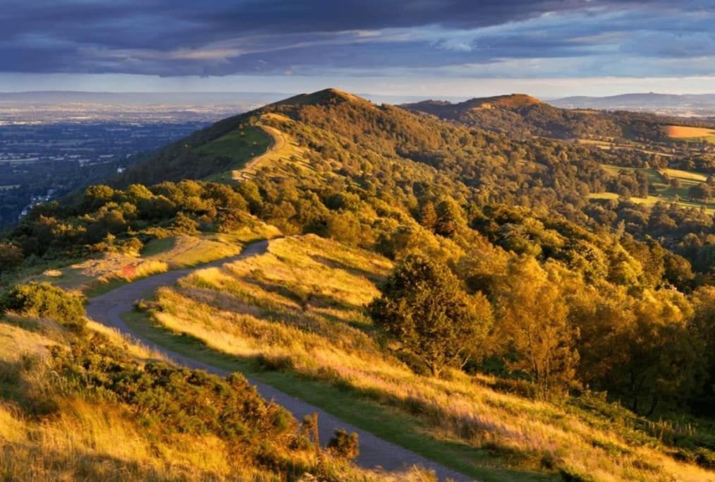 Charming Malvern Cottage With Outstanding Views Malvern Wells Exteriör bild